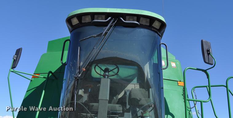 image for item G7498 1998 John Deere 9610 combine