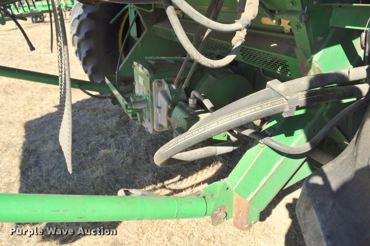 image for item G7498 1998 John Deere 9610 combine