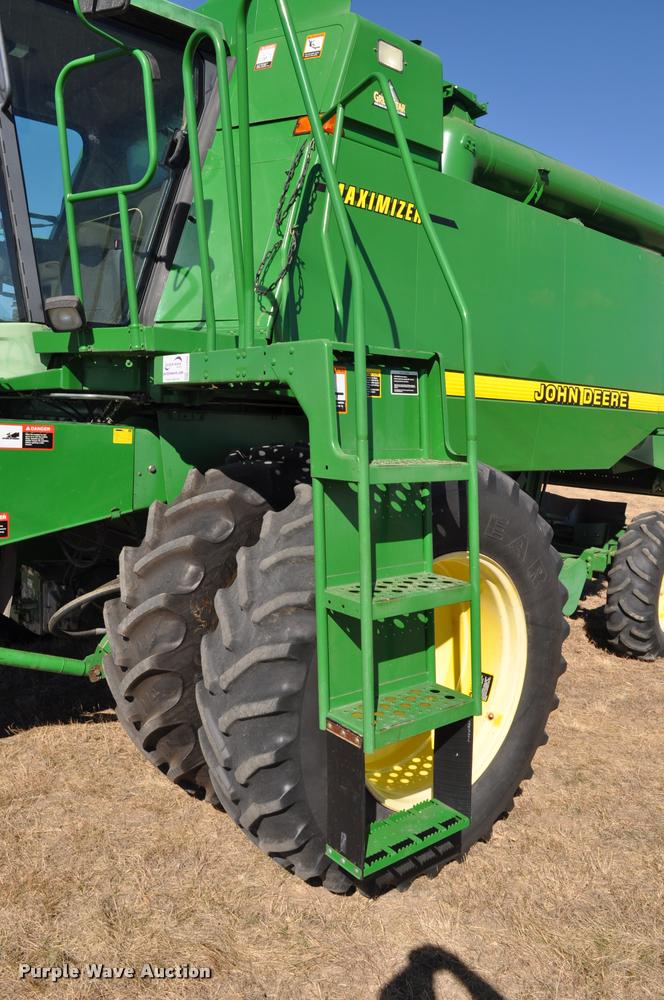 image for item G7498 1998 John Deere 9610 combine