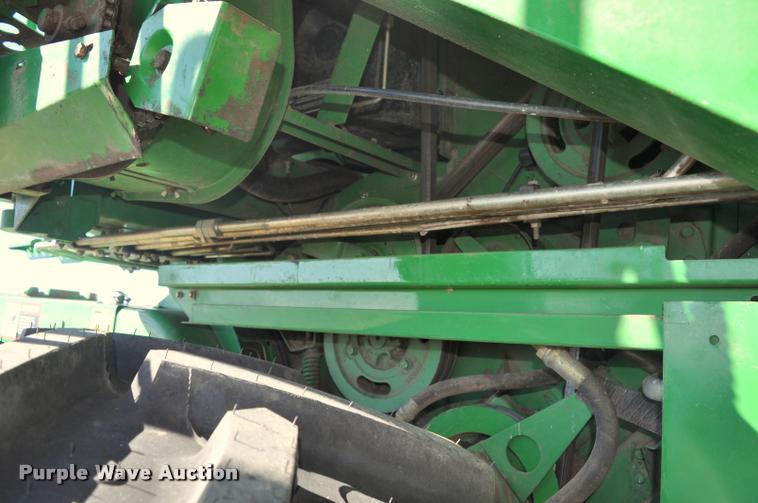 image for item G7498 1998 John Deere 9610 combine