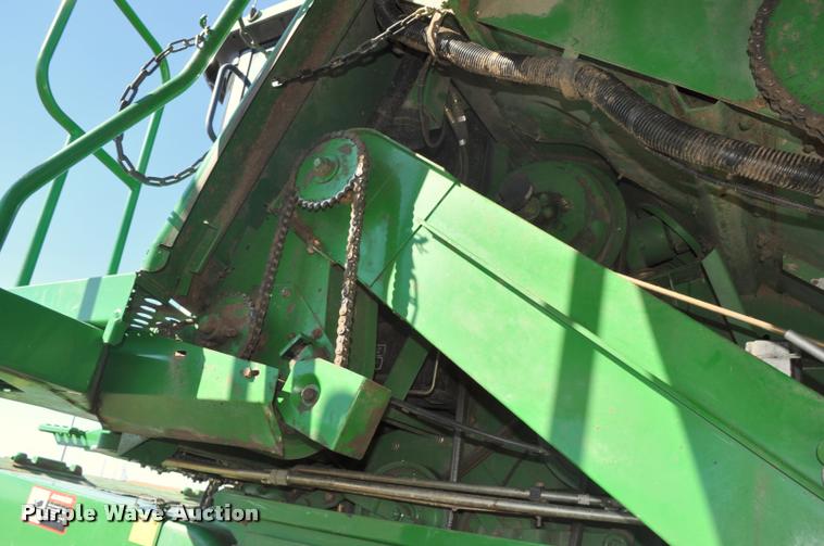 image for item G7498 1998 John Deere 9610 combine