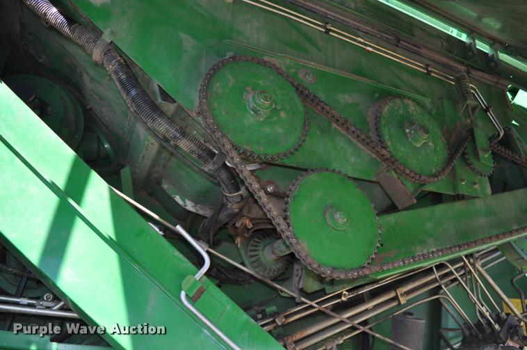 image for item G7498 1998 John Deere 9610 combine