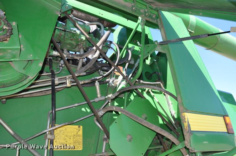 image for item G7498 1998 John Deere 9610 combine