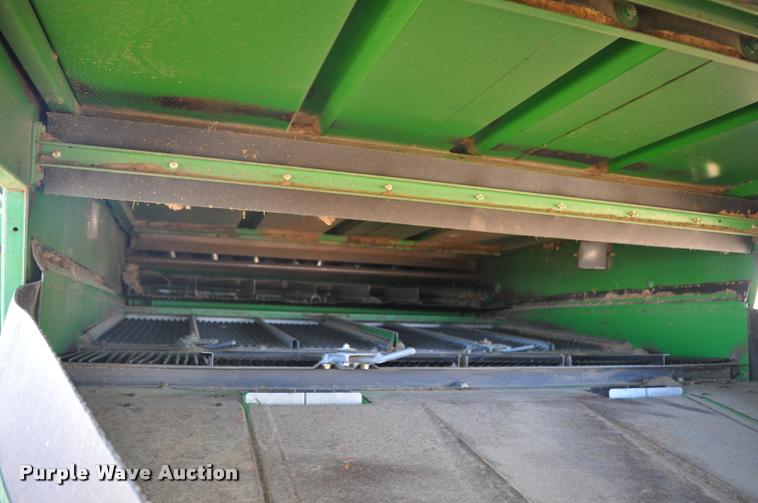 image for item G7498 1998 John Deere 9610 combine