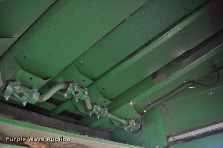 image for item G7498 1998 John Deere 9610 combine