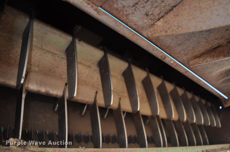 image for item G7498 1998 John Deere 9610 combine