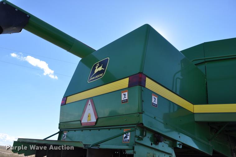 image for item G7498 1998 John Deere 9610 combine