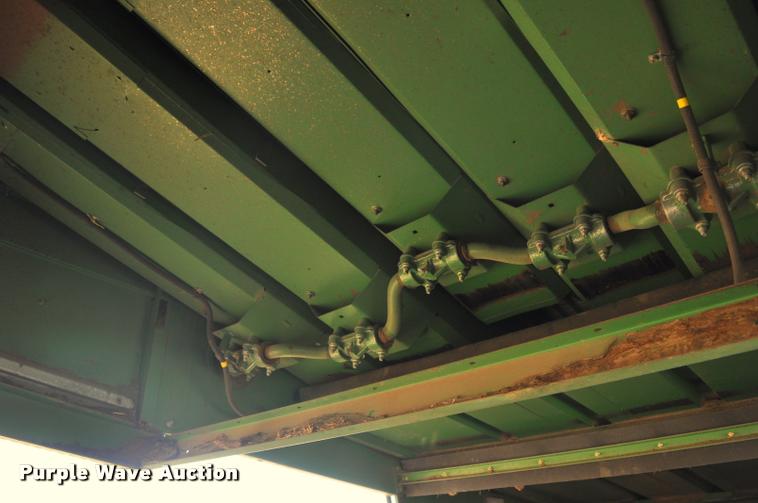 image for item G7498 1998 John Deere 9610 combine