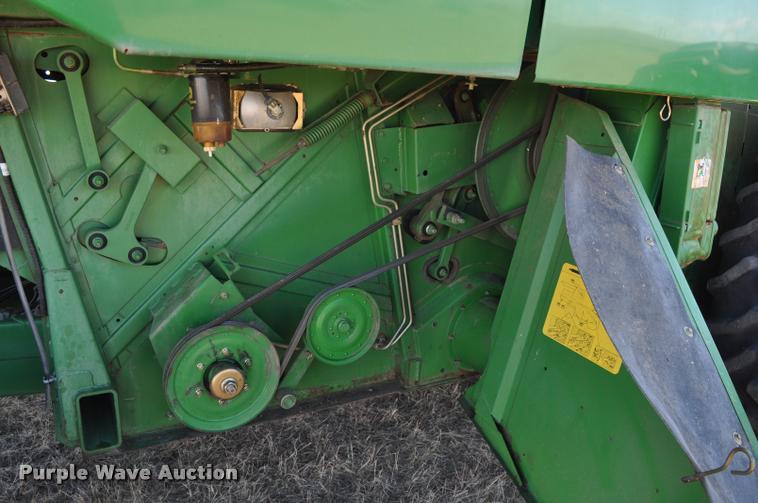 image for item G7498 1998 John Deere 9610 combine