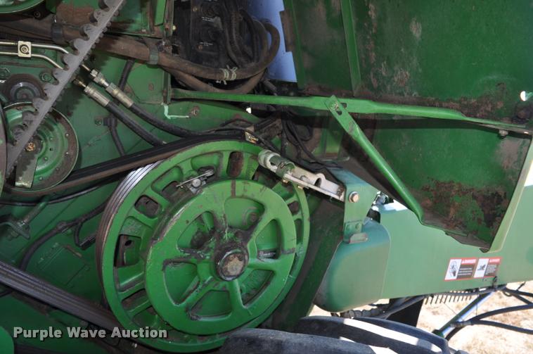 image for item G7498 1998 John Deere 9610 combine