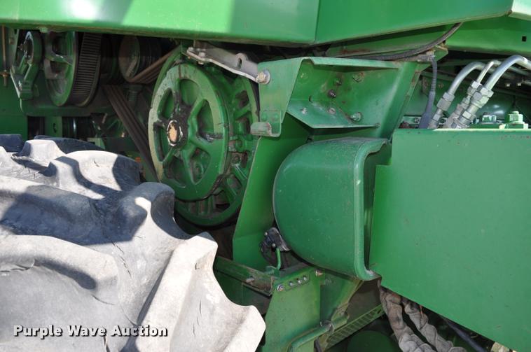 image for item G7498 1998 John Deere 9610 combine