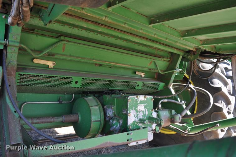 image for item G7498 1998 John Deere 9610 combine