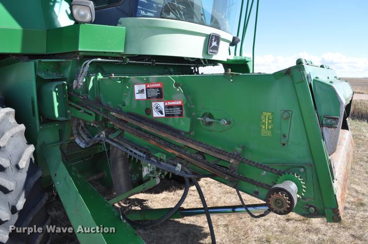 image for item G7498 1998 John Deere 9610 combine