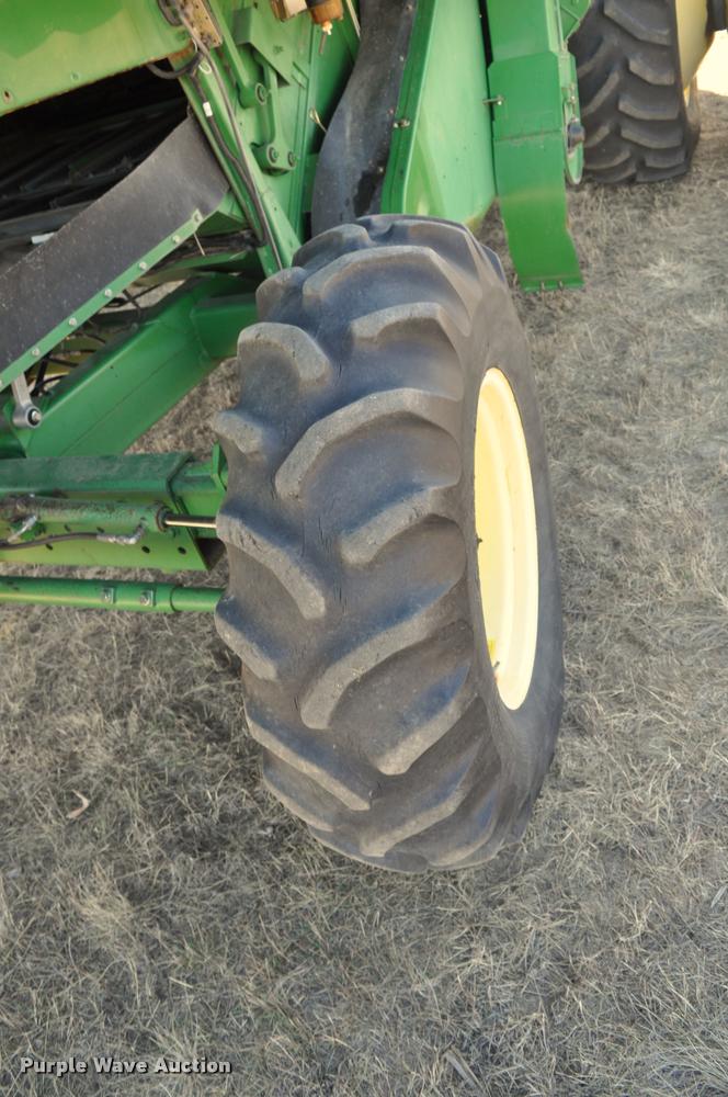 image for item G7498 1998 John Deere 9610 combine