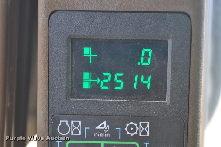 image for item G7498 1998 John Deere 9610 combine