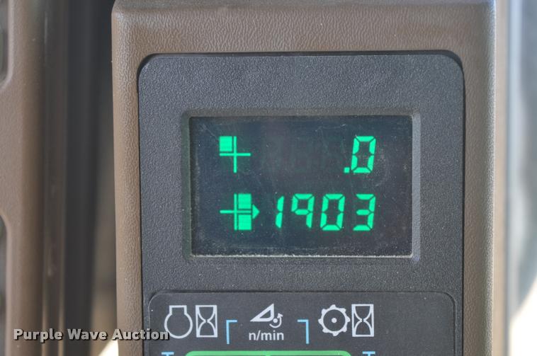 image for item G7498 1998 John Deere 9610 combine