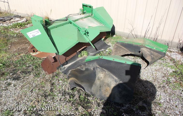 image for item J8691 John Deere straw spreader