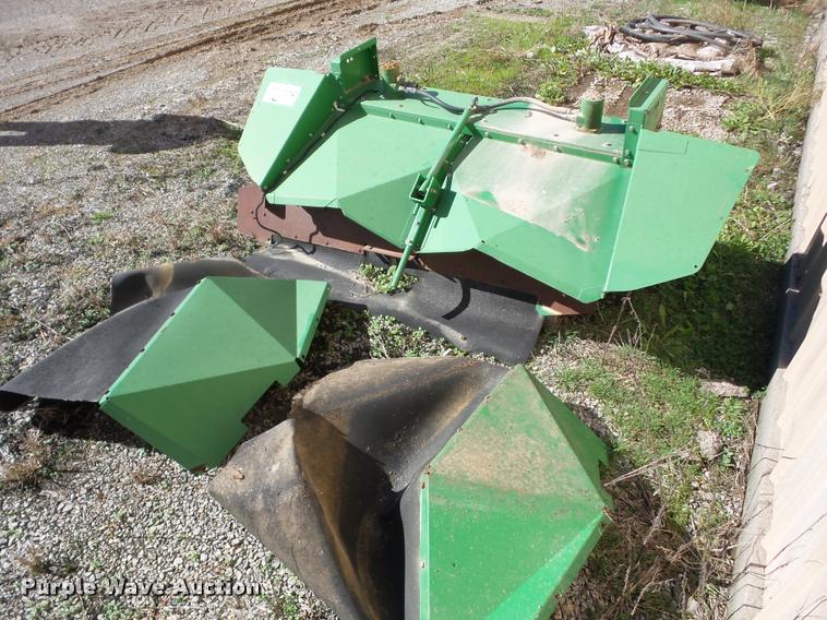 image for item J8691 John Deere straw spreader