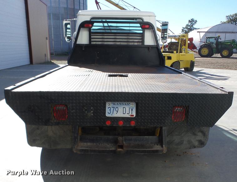 image for item J8692 1989 International S1600 flatbed truck