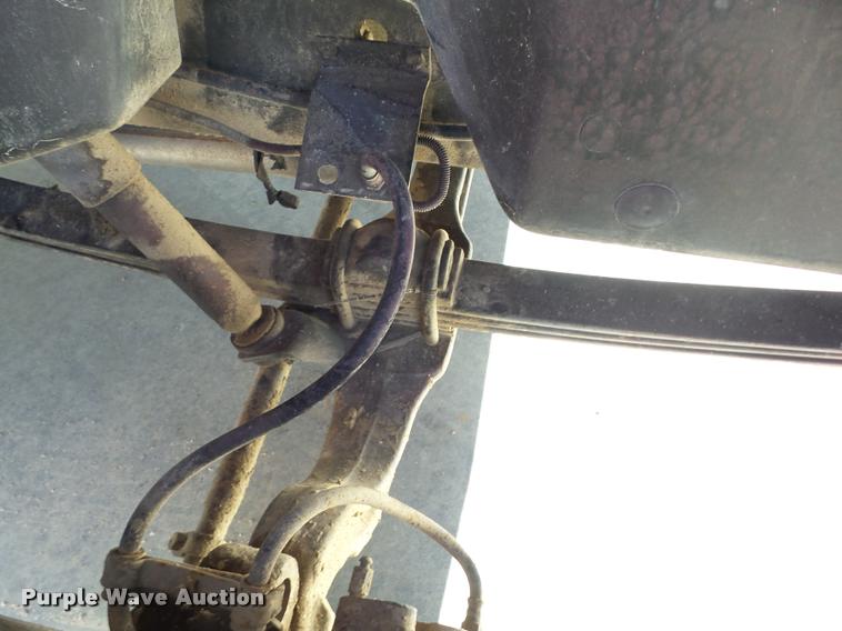 image for item J8692 1989 International S1600 flatbed truck