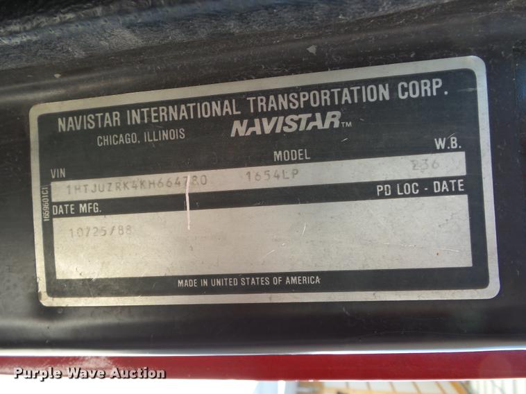 image for item J8692 1989 International S1600 flatbed truck