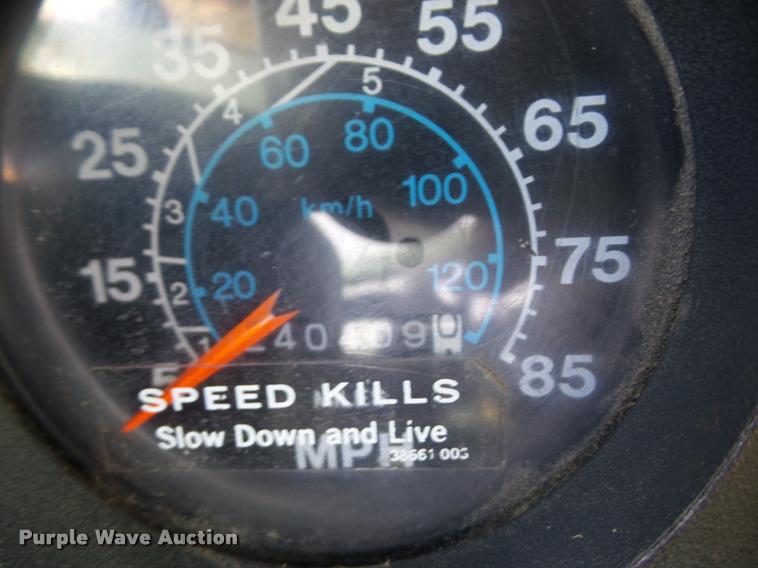 image for item J8692 1989 International S1600 flatbed truck