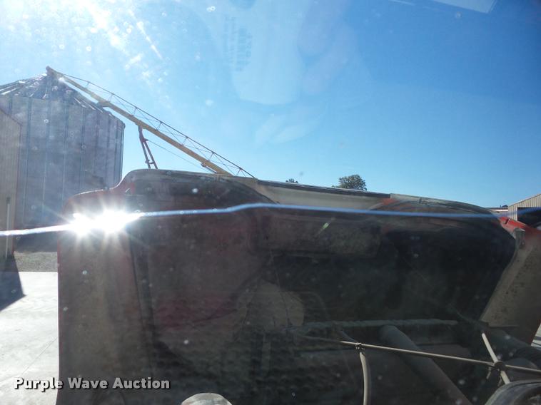 image for item J8692 1989 International S1600 flatbed truck