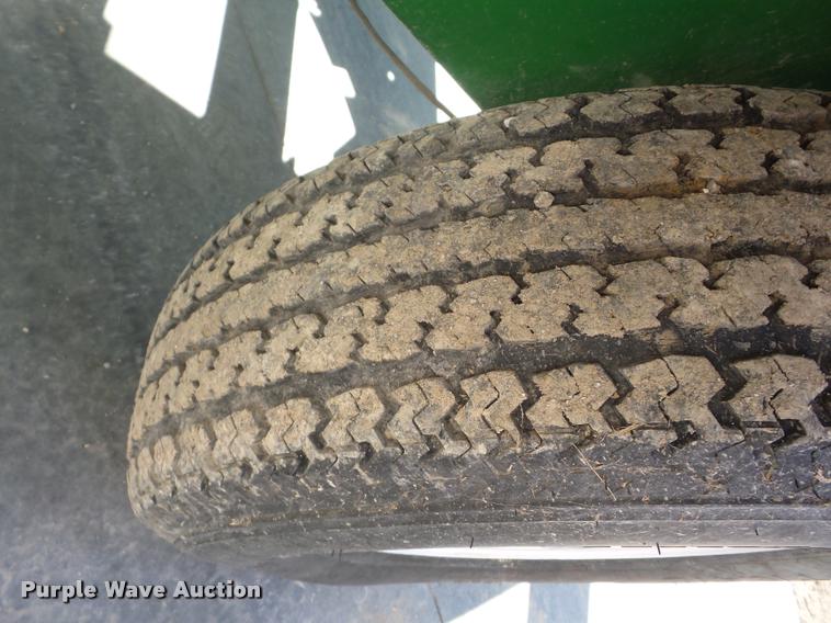 image for item J8694 Norwood Seed Shuttle SS290 seed tender