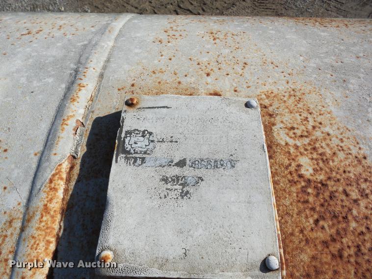 image for item J8697 Anhydrous ammonia tank