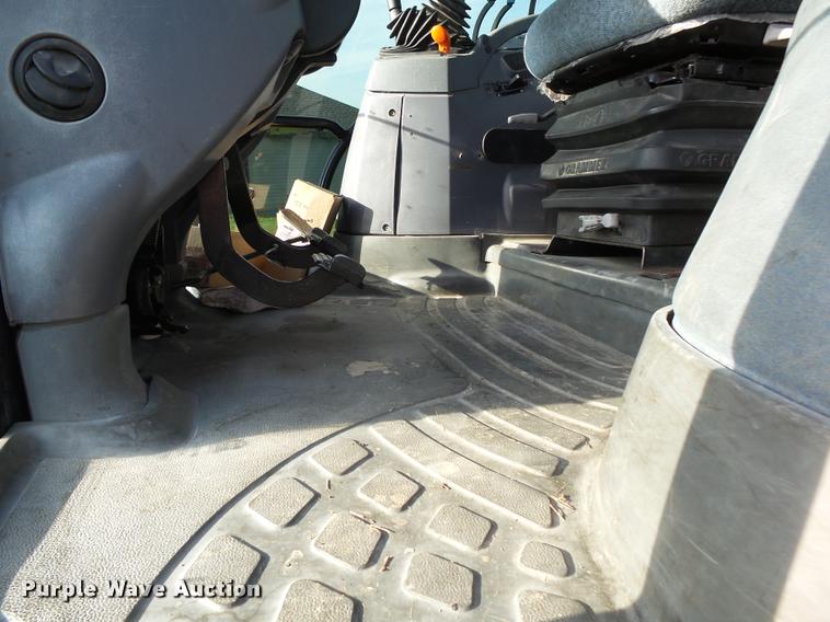 image for item K1069 2008 New Holland T6030 tractor