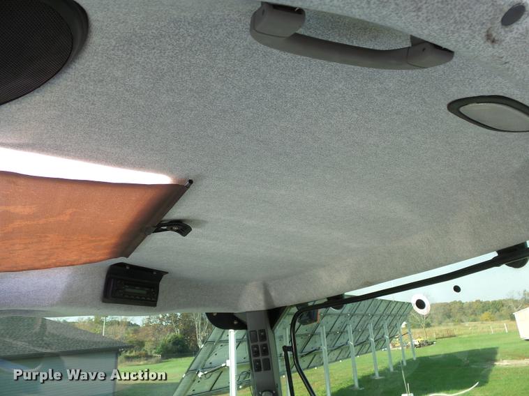 image for item K1069 2008 New Holland T6030 tractor