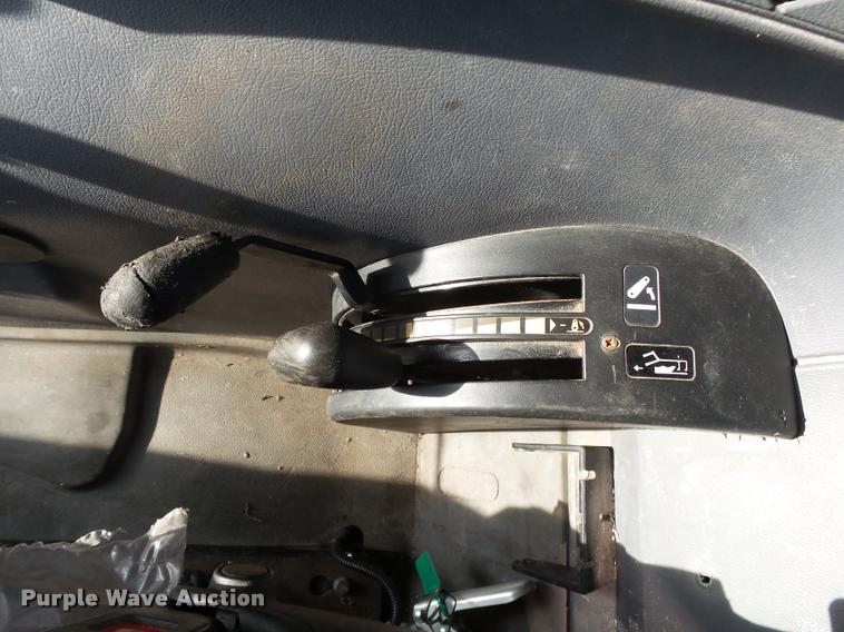 image for item K1069 2008 New Holland T6030 tractor