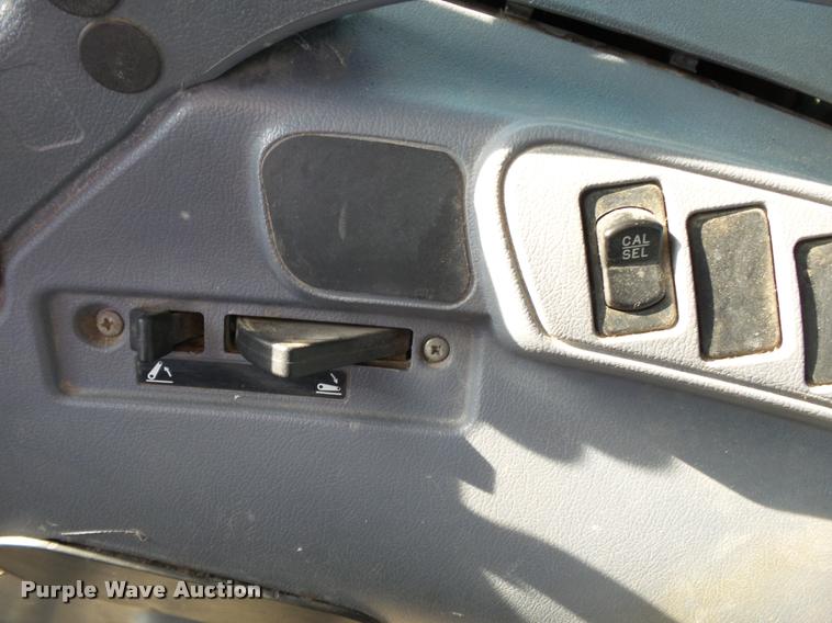 image for item K1069 2008 New Holland T6030 tractor