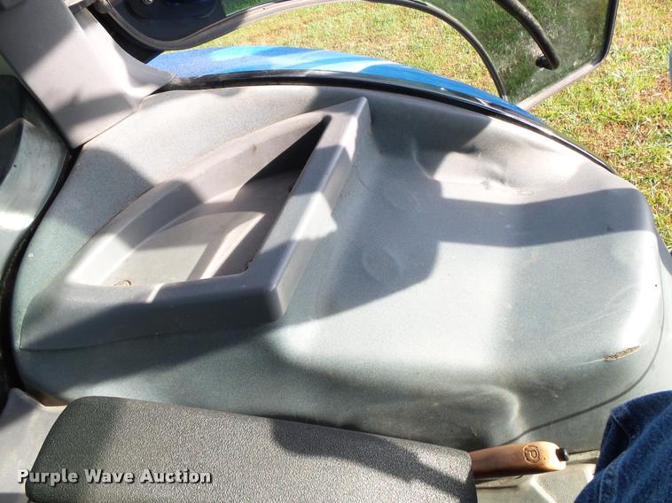 image for item K1069 2008 New Holland T6030 tractor