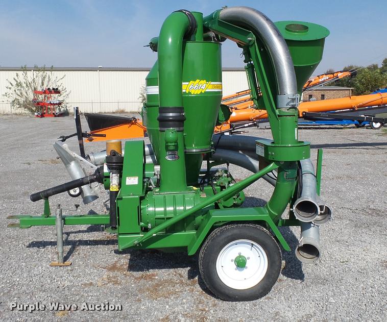 image for item K3434 2010 Walinga 6614DLX grain vacuum
