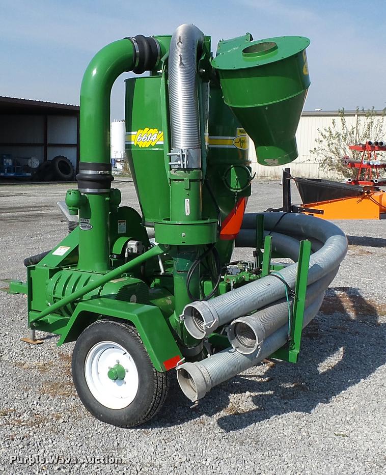 image for item K3434 2010 Walinga 6614DLX grain vacuum