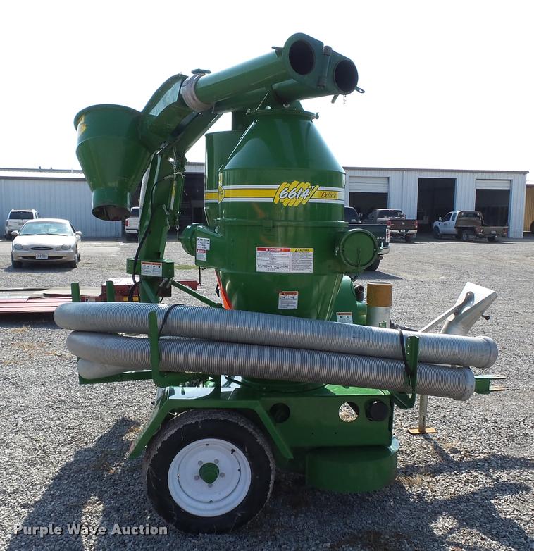 image for item K3434 2010 Walinga 6614DLX grain vacuum
