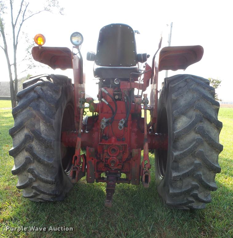 image for item K8088 1969 International 756 tractor