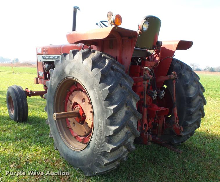 image for item K8088 1969 International 756 tractor
