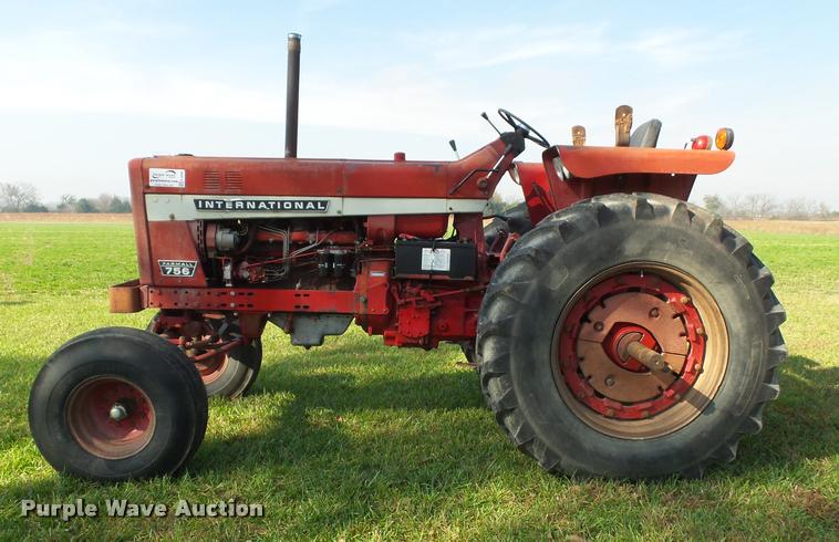 image for item K8088 1969 International 756 tractor