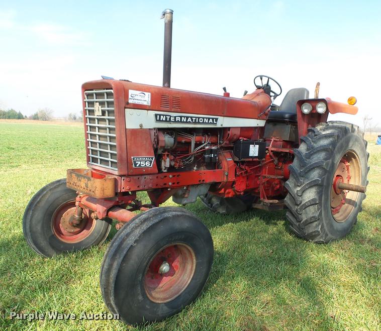 image for item K8088 1969 International 756 tractor