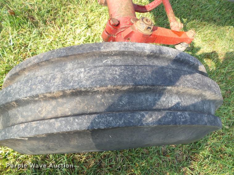 image for item K8088 1969 International 756 tractor