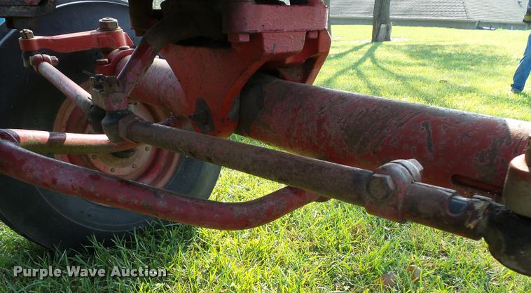 image for item K8088 1969 International 756 tractor