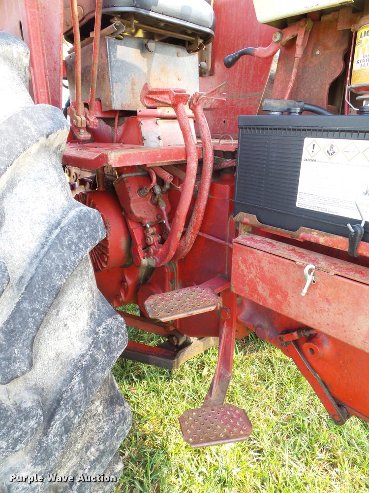 image for item K8088 1969 International 756 tractor