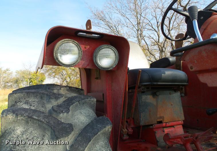 image for item K8088 1969 International 756 tractor