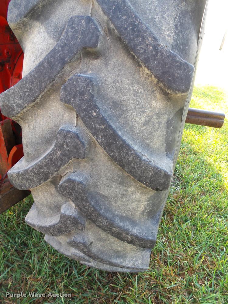 image for item K8088 1969 International 756 tractor