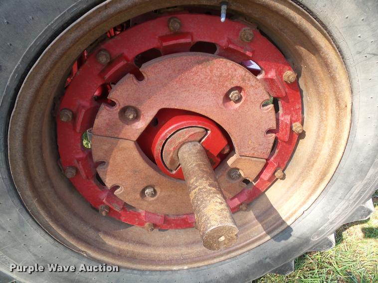 image for item K8088 1969 International 756 tractor