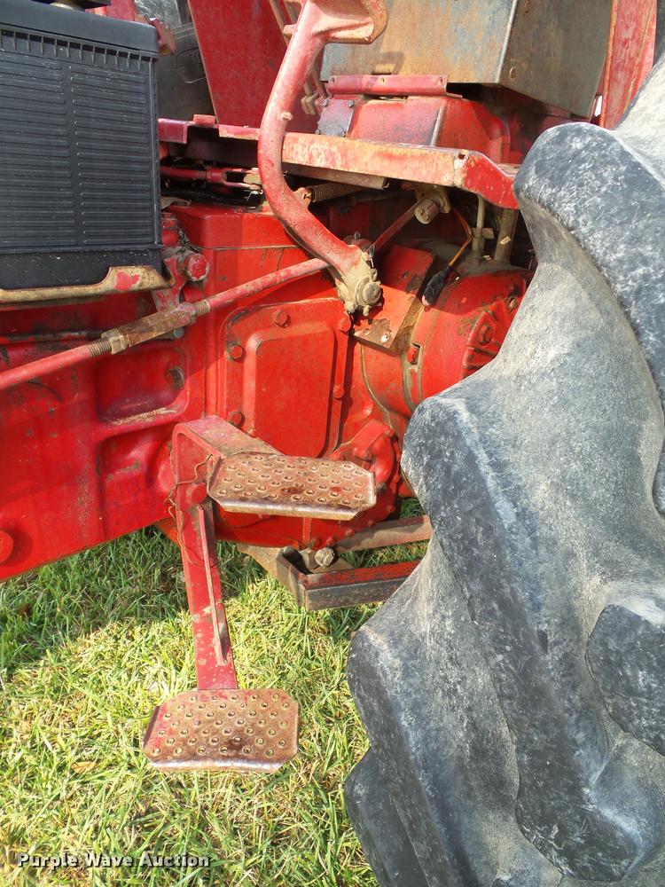 image for item K8088 1969 International 756 tractor