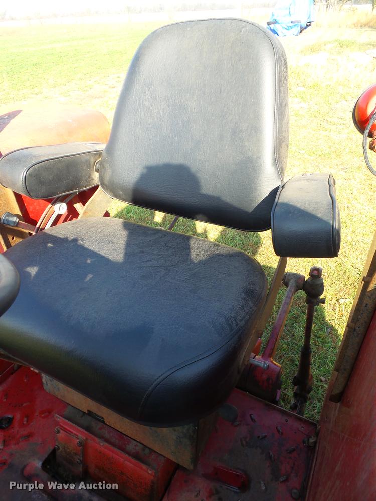 image for item K8088 1969 International 756 tractor