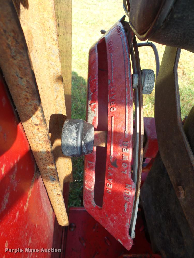 image for item K8088 1969 International 756 tractor